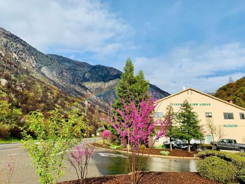 Yosemite View Lodge