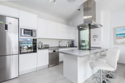 Luxury Beach Front Apartment with Pool, Walencja (zdjęcie 9)