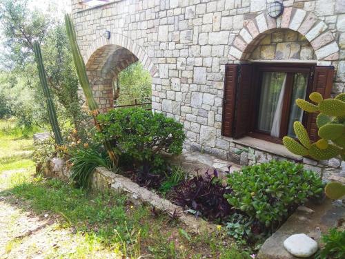  Anna's Hideaway in Petalidi