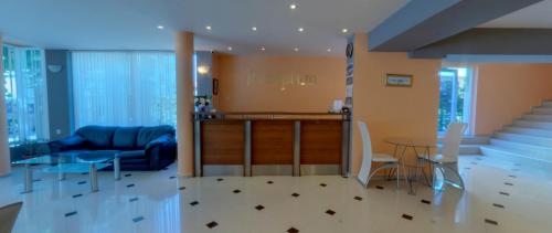 Sandor Hotel - image 2