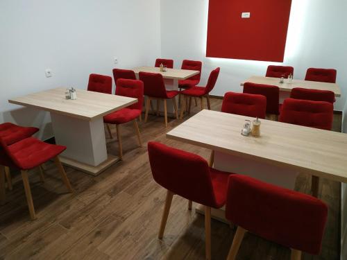 Hotel Logavina 8 Free Parking - image 14
