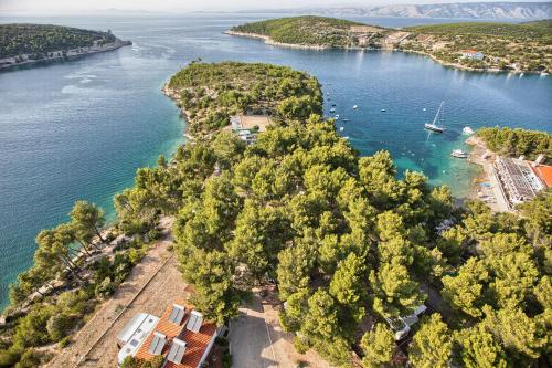 Kamp Vira - Hotel - Hvar