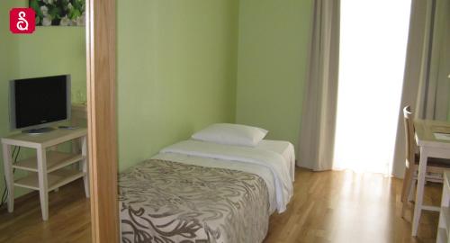 1 twin bed