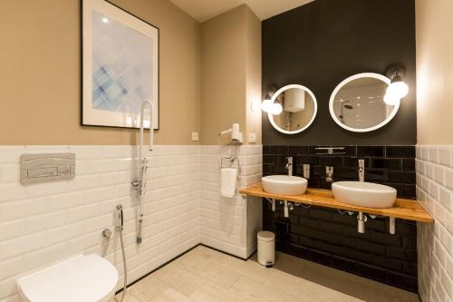 Twin room, large