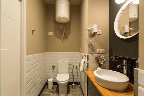 Hostal12 - image 4