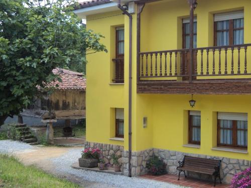  APARTAMENTOS RURALES PERNÚS in Colunga