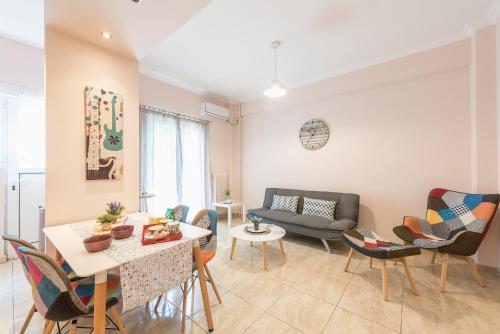 Stylish Acropolis Apartment by Cloudkeys - image 3