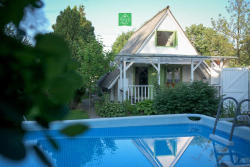  Green Chalet, Pension in Veresegyház