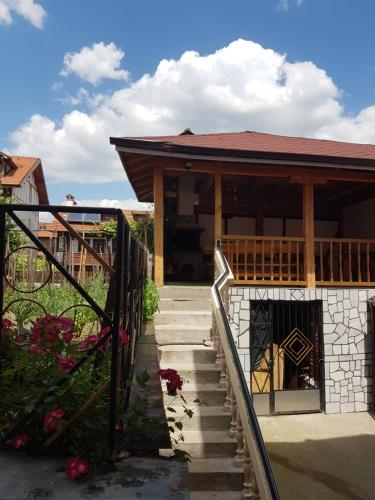 Yana Guest House - image 2