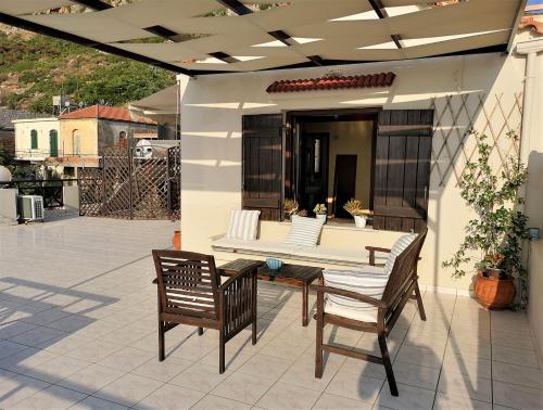 Sandy's Home - image 3