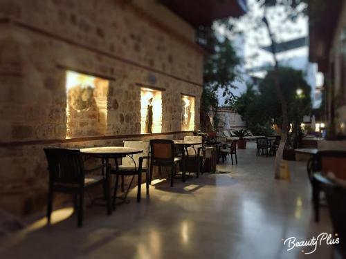 White Garden Hotel - image 10