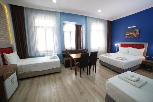 Family Room image 6