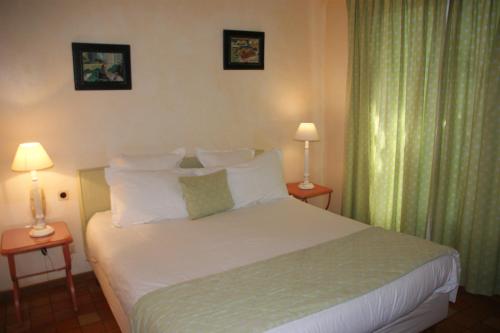 Superior Double Room image 6