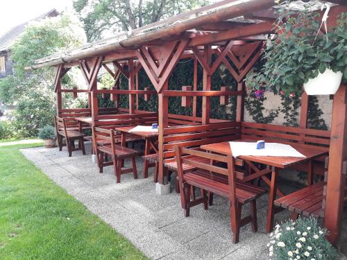 tuin, Gasthof-Pension Sandwirt in Klagenfurt