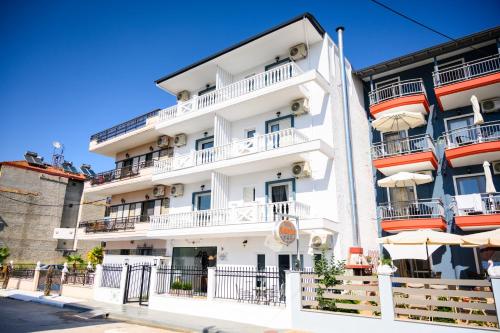 Retro luxury rooms 5