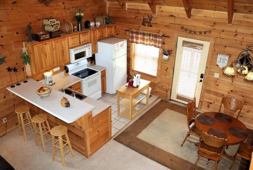 Heavens View Cabin - image 4