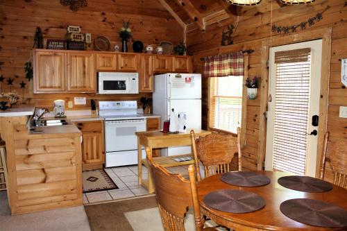 Heavens View Cabin - image 5