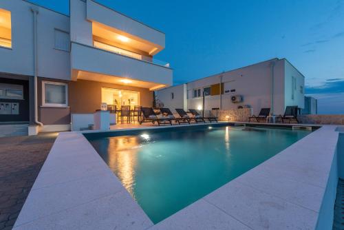 Adris 2 luxury modern apartment with a pool