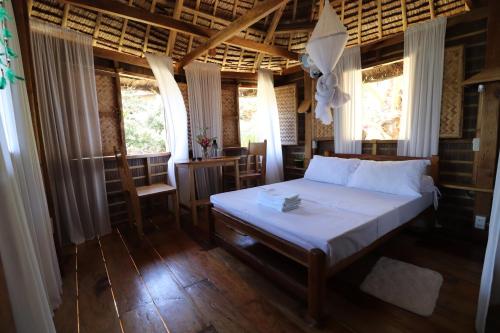 Tinaoog Beach Resort Room Type - Superior Double Room