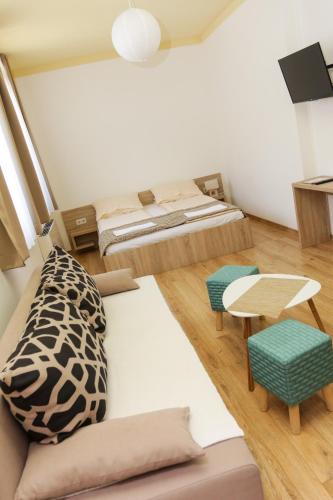 Hotel Logavina 8 Free Parking - image 13