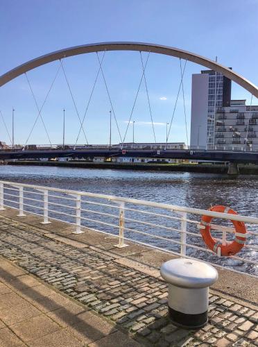SEC/ Hydro Two Bed Flat With Free parking and Great View
