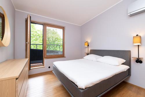 Self-check-in 3 bedroom apartment with sauna and balconies, Tallinn (photo 5)