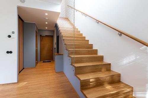 Self-check-in 3 bedroom apartment with sauna and balconies, Tallinn (photo 9)