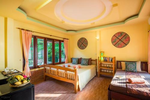 Double or Twin Room with Sea View image 3