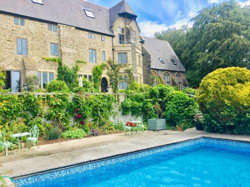 Peregrine Hall, Lostwithiel, Cornwall