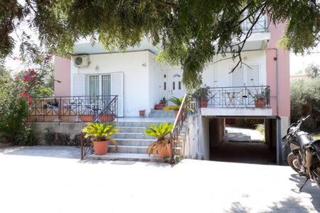  Tilemachos Apartment 1 in Arakhovítika