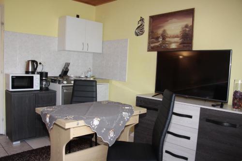 ห้องครัว, Fox Apartmanok in เฮวิส