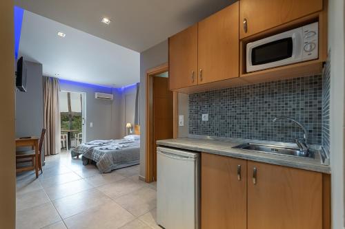 ห้องครัว, อาร์กีรี รีสอร์ต โฮเทล แอนด์ อพาร์ตเมนต์ (Argiri Resort Hotel & Apartments) in คาร์ดาไมนา