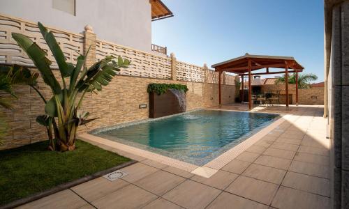 Villa, Private heated pool and jacuzzi . 2