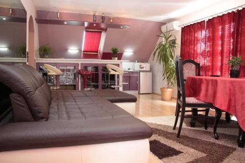 Fox Apartmanok in เฮวิส