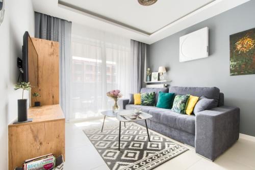 M&R Apartament Airport&Business DeLuxe Cybernetyki 17 - underground garage - free WiFi - Netflix - air conditioning - self check-in, close by Chopin Airport, Varšava (fotografie 2)