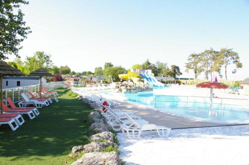 BARERO LOCATIONS DE MH PROCHE BEAUVAL ET CHATEAU DANS LOIRE et CHER - Camping - Veuzain-sur-Loire