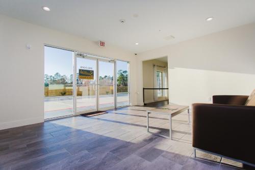 Lobby, Scottish Inns and Suites Atascocita Humble TX in Atascocita