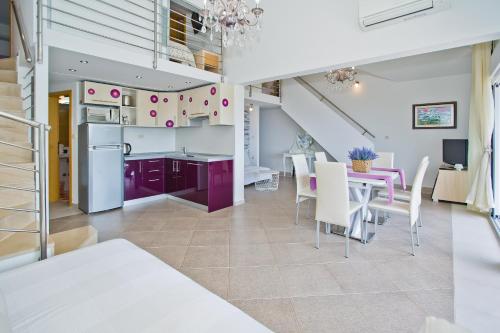  Island Hvar Seaside Villa Levanda with Beach, Pool & Seaview in Hvar