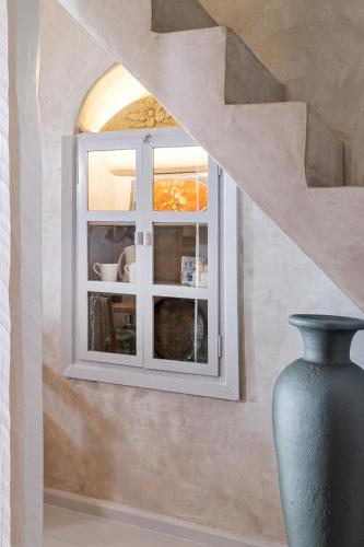 Marble Sun Villa with Jacuzzi by Caldera Houses - image 6