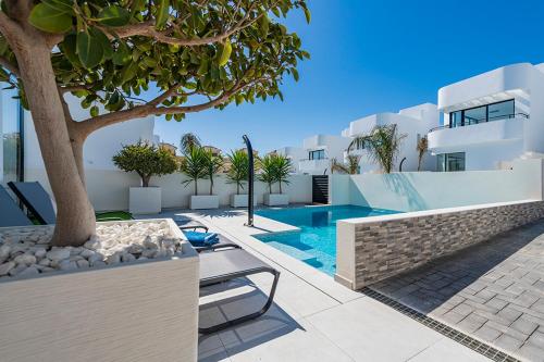  STYLISH VILLA 2018,POOL,3B.R.WIFI,NETFLIX in San Fulgencio