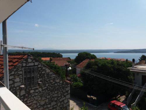  Apartments Jere, Pension in Raslina bei Gaćelezi