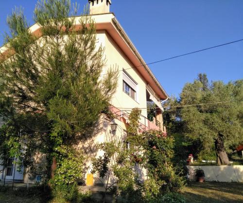  Possidi family house with parking, garden and AC in Kalandra