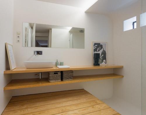 Skinny House – Porto, KY