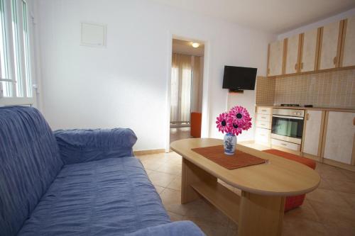 Apartments with a parking space Sumartin Brac - 17267 - image 5