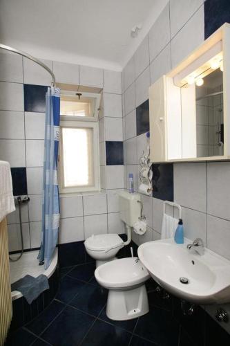 Rooms with a parking space Trogir - 17442, Trogir (photo 5)