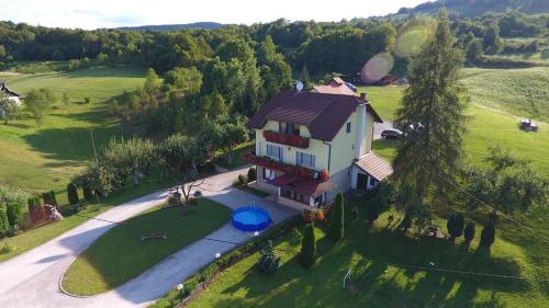  Apartments for families with children Ostarski Stanovi, Plitvice - 17552, Pension in Rakovica