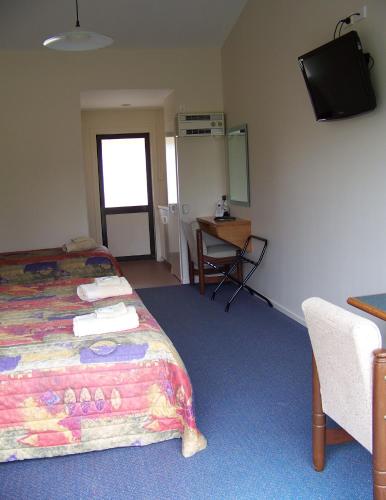 1 queen bed