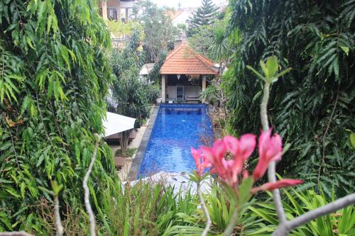 ニットヤ ホームステイ レンボンガン