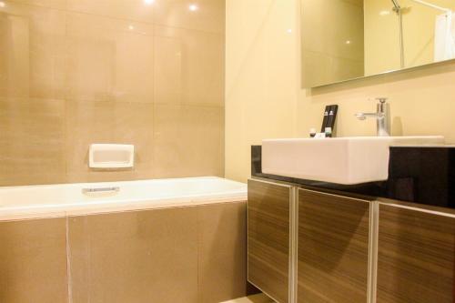 Deluxe and Modern Studio M Gold Tower Apartment By Travelio Deluxe and Modern Studio M Gold Tower Apartment By Travelio