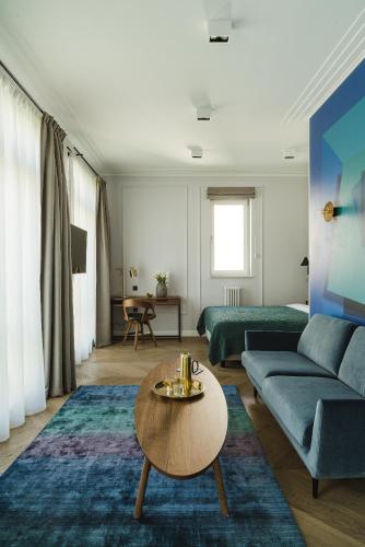 No.4 Residence - image 4